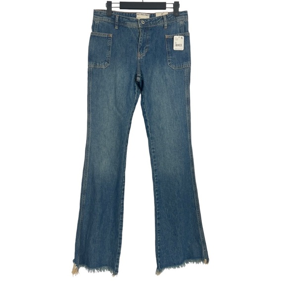 Free People We The Free Izzy Low Rise Flare Leg Jeans Raw Edge Hem 26 NWT - Picture 1 of 9